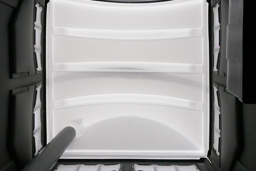 TRANSLUCENT ROOF PROVIDES SUNLIT ILLUMINATION DURING DAYTIME