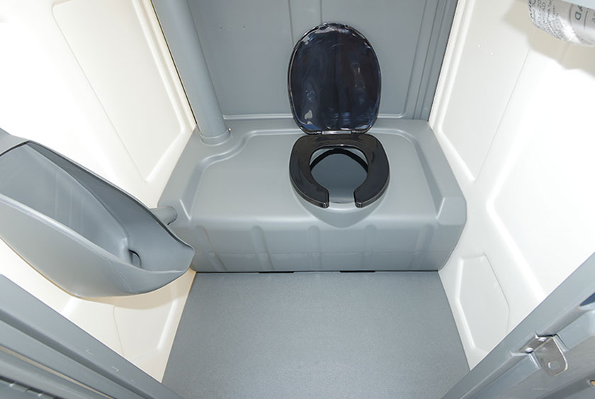 LARGE COMFORTABLE INTERIOR