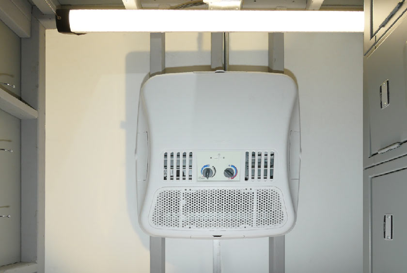 13,000 BTU AIR CONDITIONING UNIT / LED LIGHTING