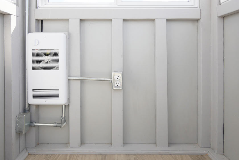 STURDY, REINFORCED CONSTRUCTION THROUGHOUT