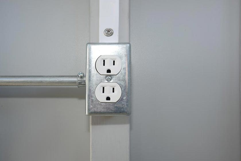 DUPLEX 110V OUTLET FOR CONVENIENCE