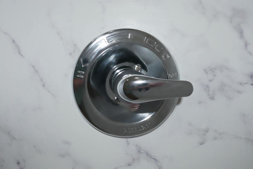 SINGLE HANDLE SHOWER FAUCET WITH HOT AND COLD WATER