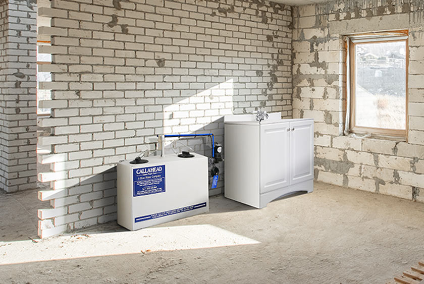 WATER TANK WITH AQUA MOVER IN USE