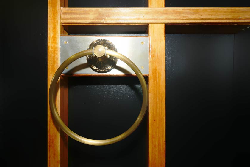 BRASS DESIGNER TOWEL RING HOLDER
