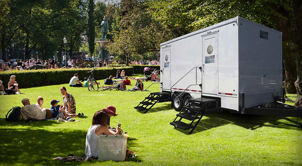 The Aqueduct Restroom Trailer Near The Park