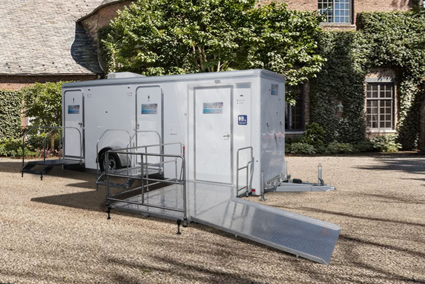 ADA COMPLIANT ENTRANCE PLATFORM WITH HANDRAILS