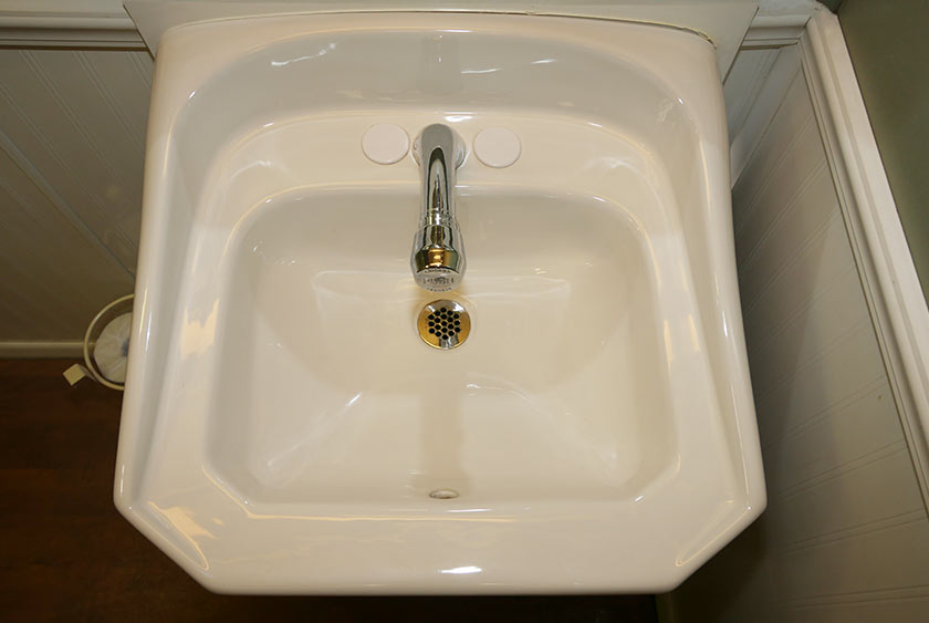 LARGE PORCELAIN SINK WITH CLEARANCE UNDERNEATH FOR WHEELCHAIRS