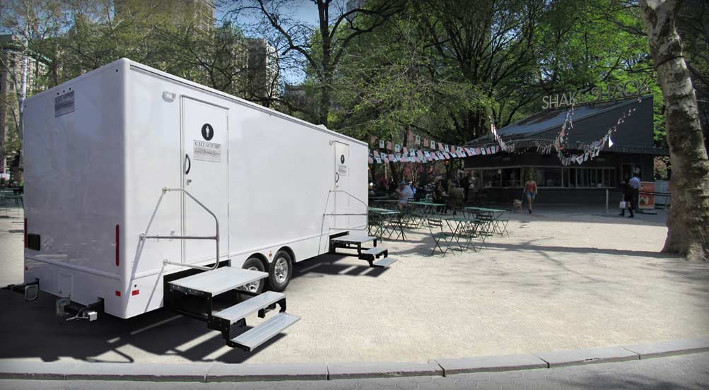 The PARKSIDE Restroom Trailer Near Restaurants