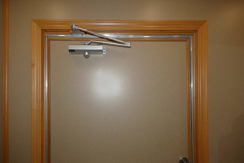 AUTOMATIC DOOR CLOSER FOR CONVENIENCE