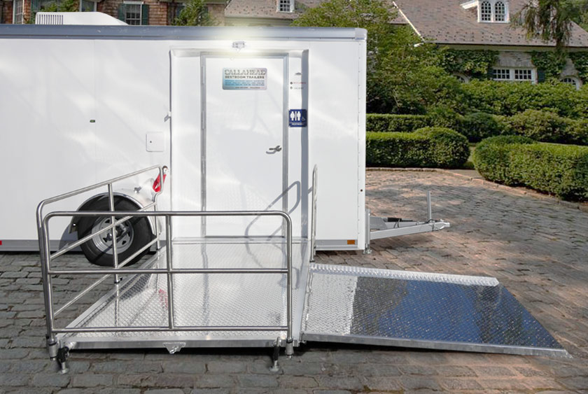 ADA COMPLIANT RAMP WITH OUTDOOR LIGHTING FOR NIGHTTIME USE