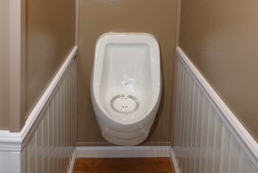 ODORLESS URINAL ON MEN'S SIDE