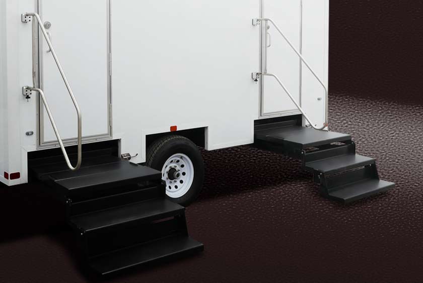 NON-SLIP FLOATING STAIRCASE WITH STAINLESS RAILINGS