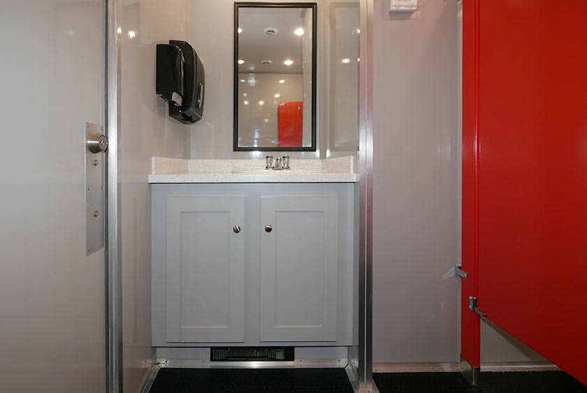 WOMEN'S SIDE VANITY WITH MIRROR