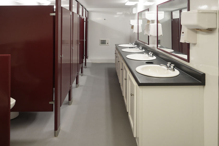 SPACIOUS INTERIOR ACCOMODATES MULTIPLE GUESTS