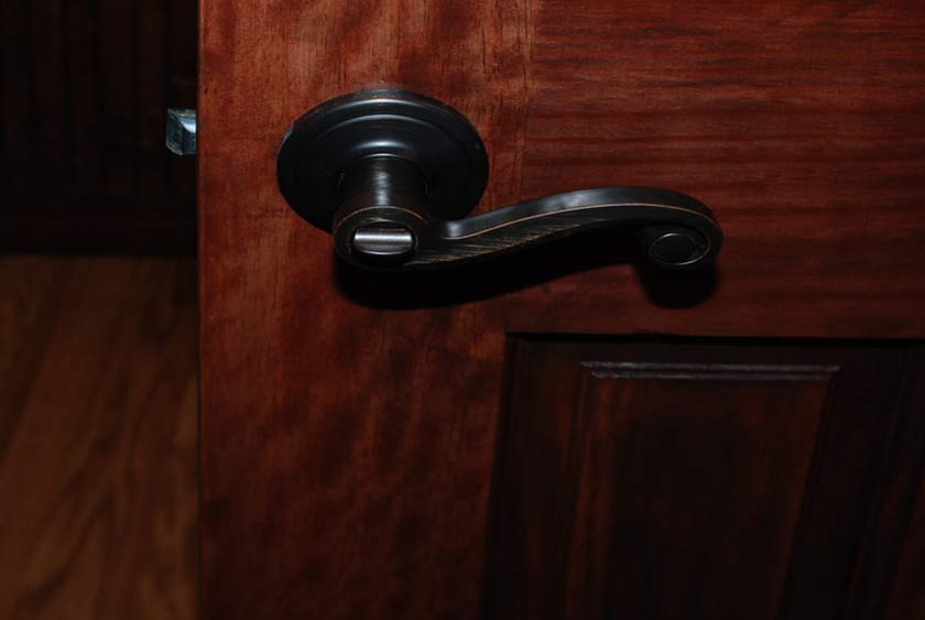 BRONZE LOCKING DOOR HANDLES