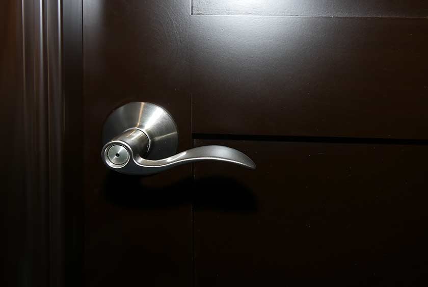SOLID BRUSHED NICKEL HARDWARE