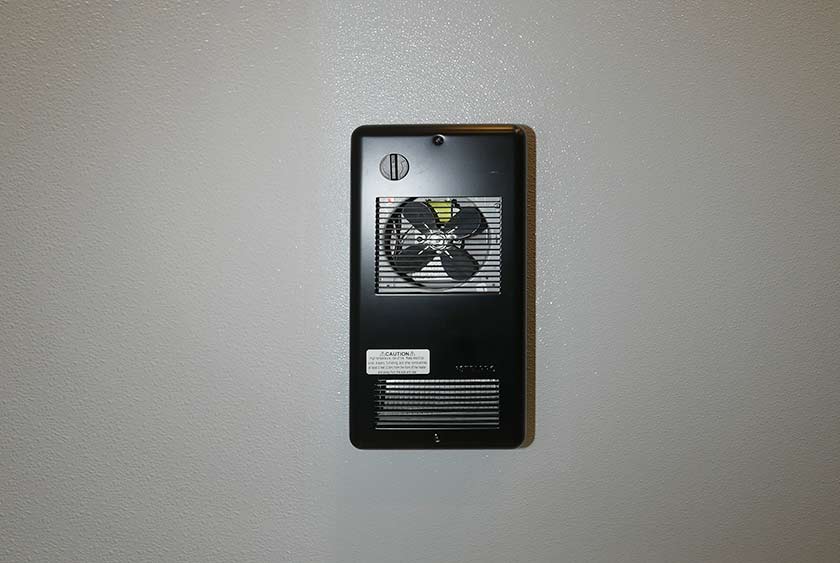 THERMOSTAT CONTROLLER HEATER FOR COLDER WEATHER