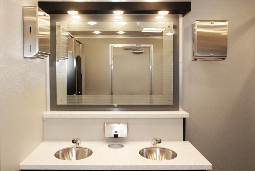 WELL-LIT VANITY AREAS ACENTUATE THE MODERN LOOK