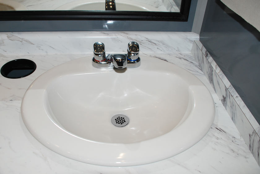 PORCELAIN SINKS WITH AUTOMATIC WATER SHUTOFF