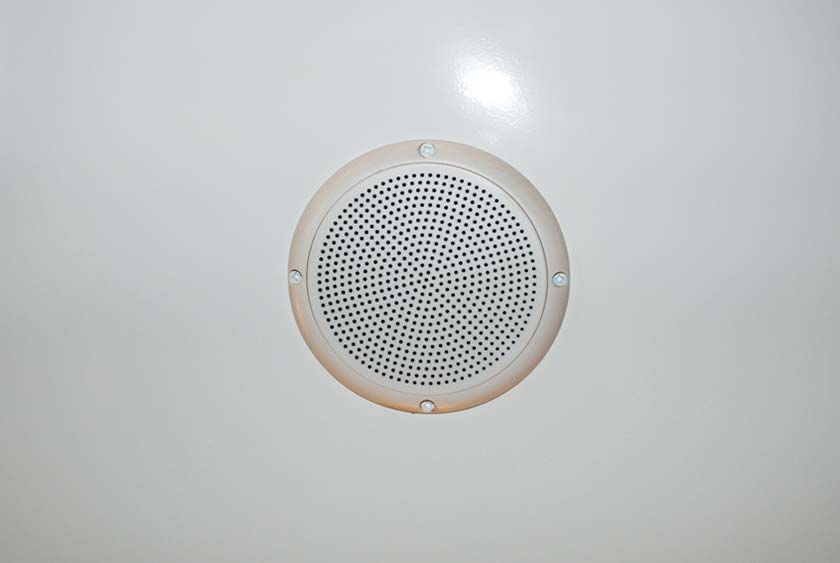 CENTRAL STEREO SYSTEM COMPLETES THE EXPERIENCE