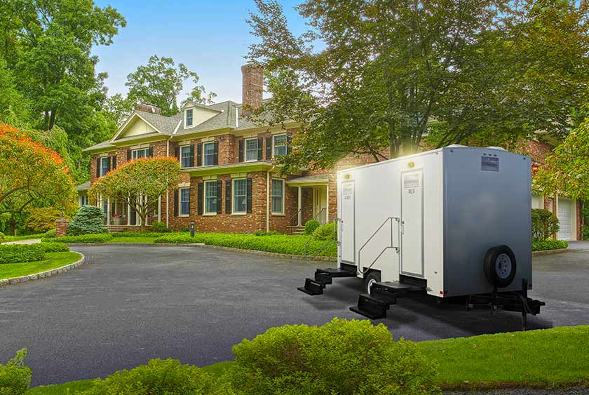 THE MOUNT VERNON LUXURY RESTROOM TRAILER