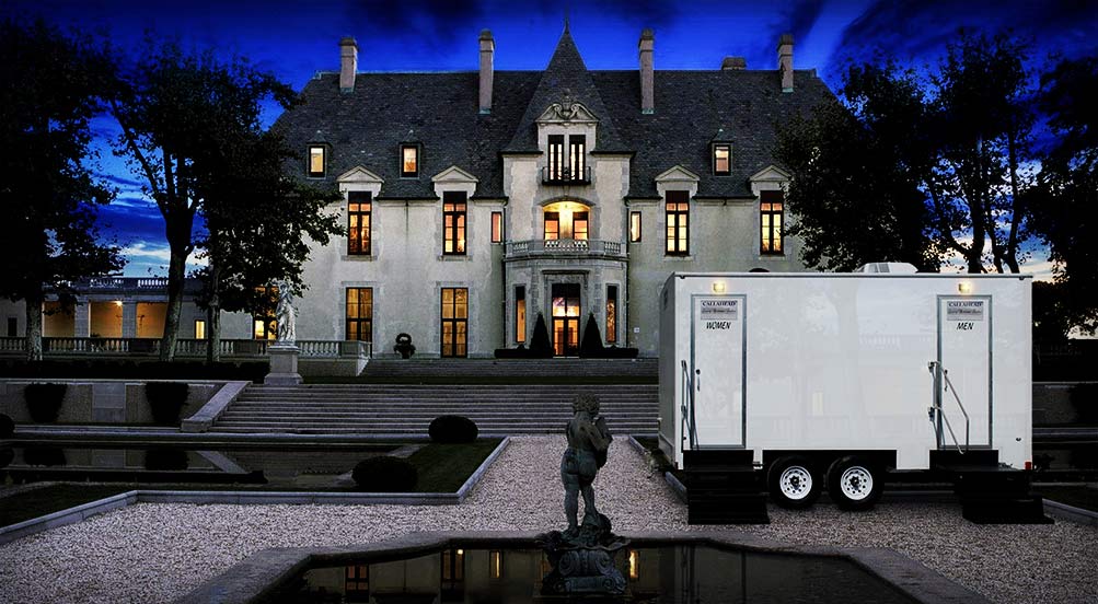 The North Shore Restroom Trailer Near Mansions
