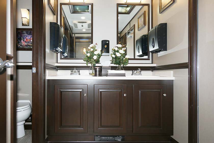 LUXURIOUS VANITY AREA