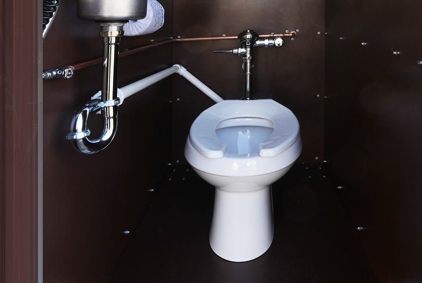 COMMERCIAL PORCELAIN FLUSH TOILET