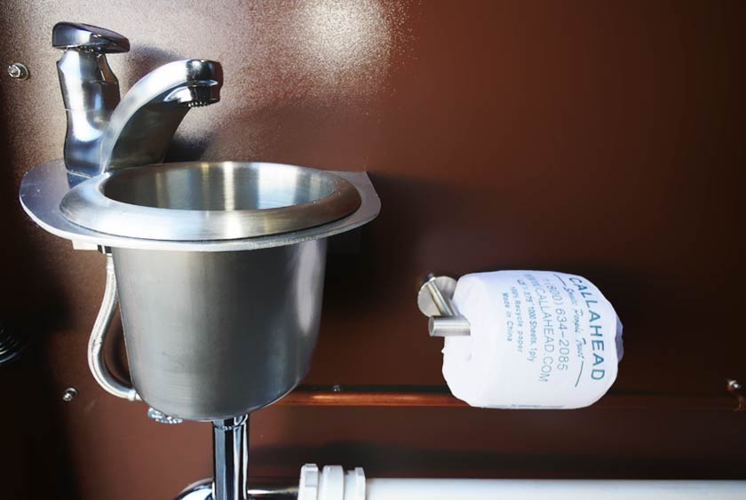 BUILT-IN STAINLESS STEEL HANDWASHING SINK