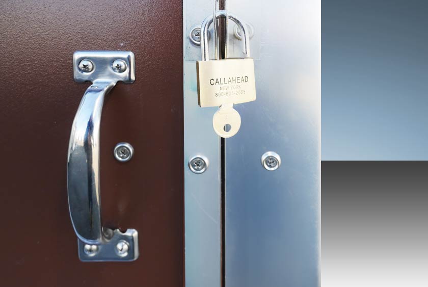 INTERIOR AND EXTERIOR DOOR PULLS ARE INCLUDED