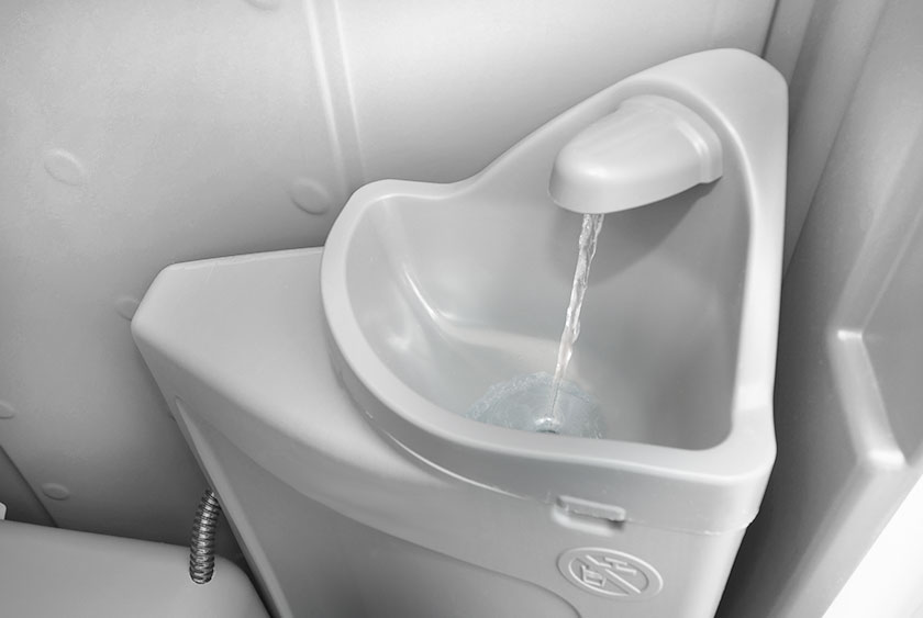 ALSO INCLUDES SINK FOR HAND WASHING!